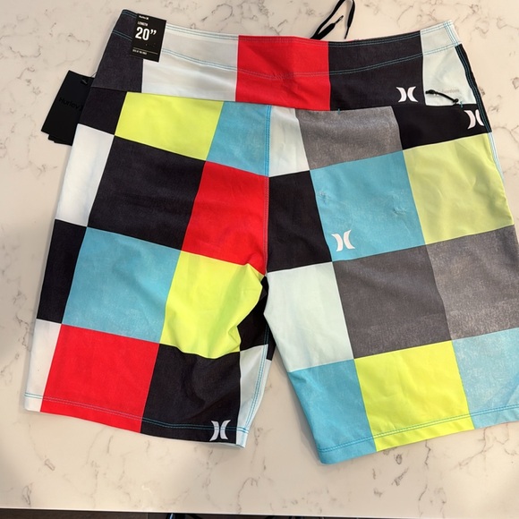 Hurley NWT men’s sz 33 waist boardshorts - Picture 2 of 7